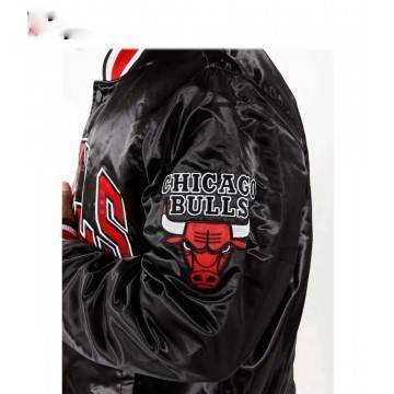 Starter Chicago Bulls Black Satin Bomber Jacket Starter Chicago Bulls Black Satin Bomber Jacket
