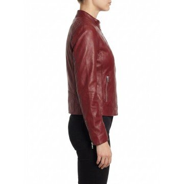 Kaya Scodelario Resident Evil Red Leather Jacket Claire Redfield